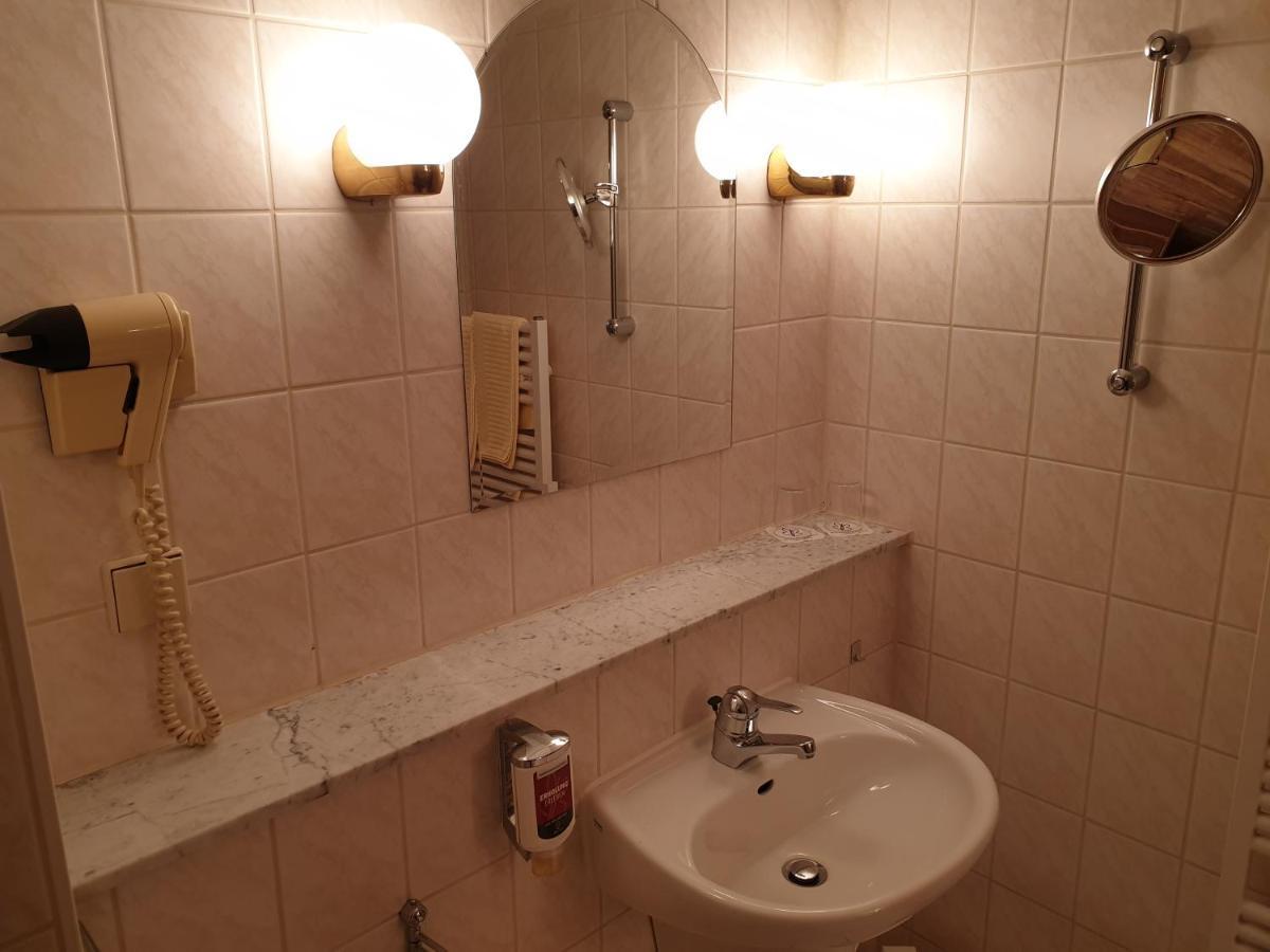 Hotel Weisser Schwan Erfurt Buitenkant foto
