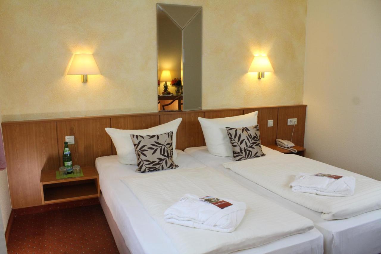 Hotel Weisser Schwan Erfurt Buitenkant foto