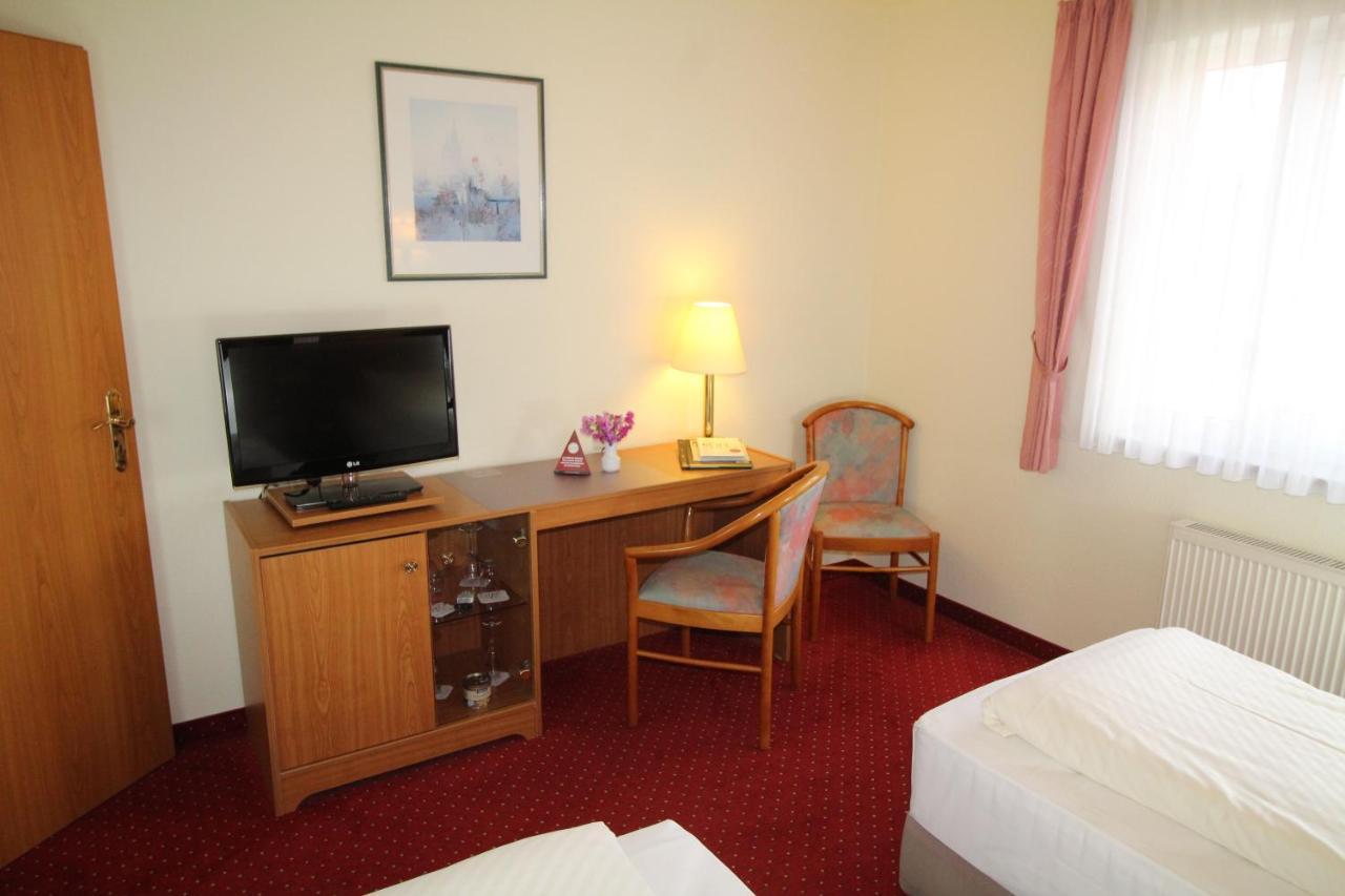 Hotel Weisser Schwan Erfurt Buitenkant foto