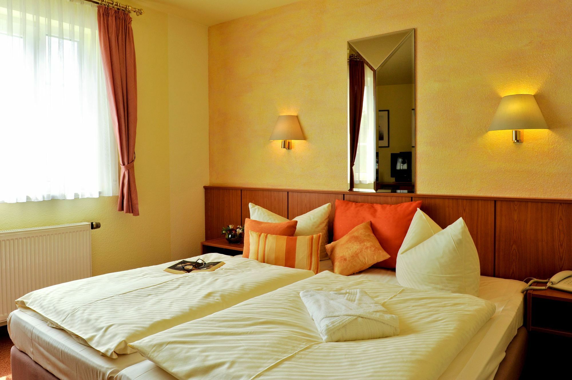 Hotel Weisser Schwan Erfurt Buitenkant foto